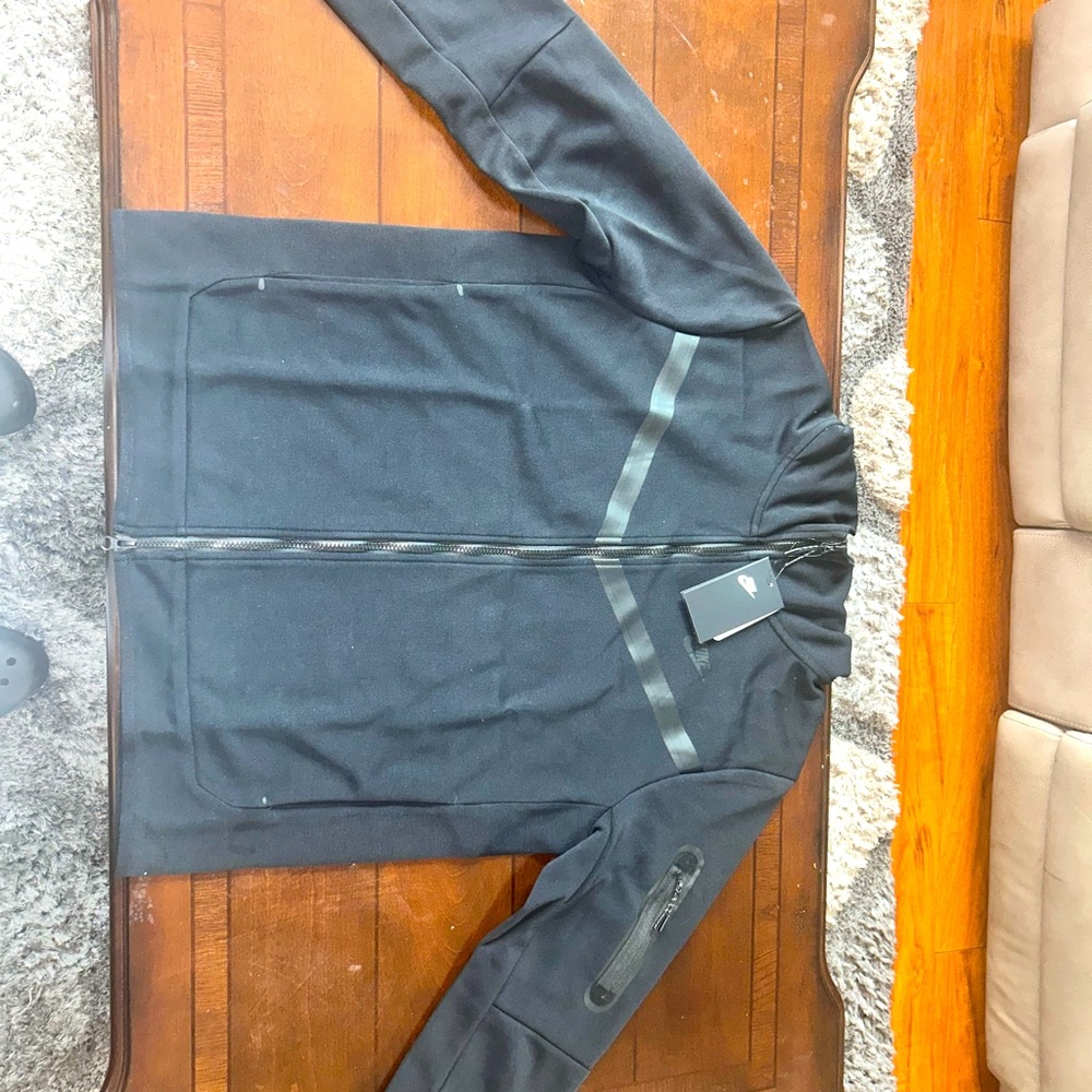 NIKE TECH HOODIE AND JOGGERS